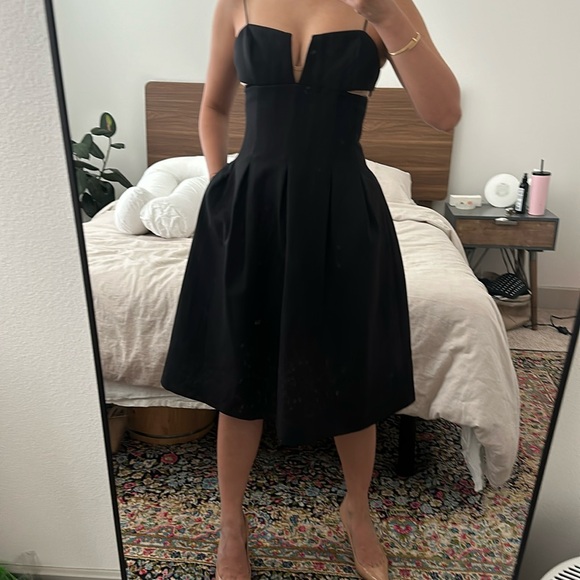 Cut out midi dress with pockets - Picture 1 of 7